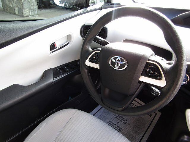 2016 Toyota Prius Two image 2
