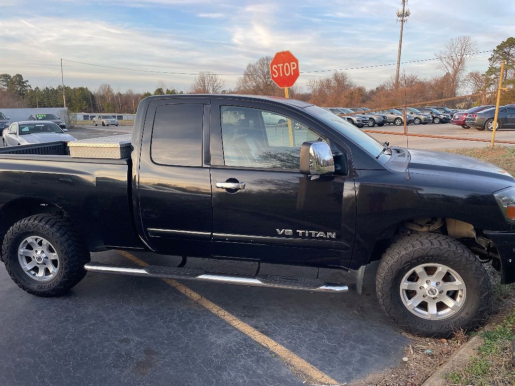 2007 Nissan Titan XE image 2