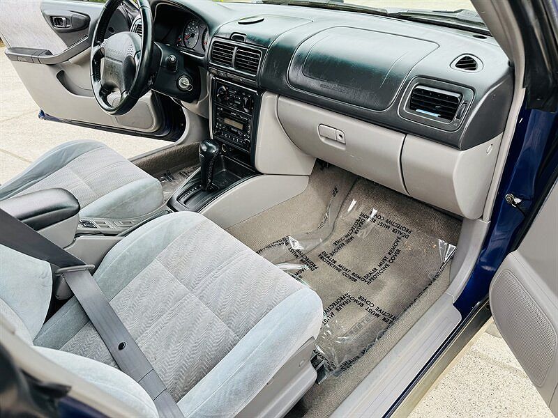 2001 Subaru Forester S image 10