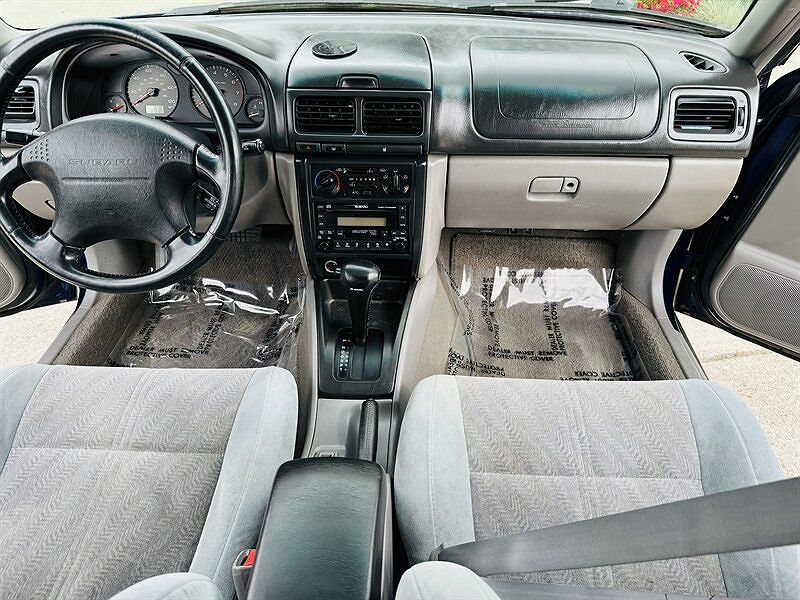 2001 Subaru Forester S image 12