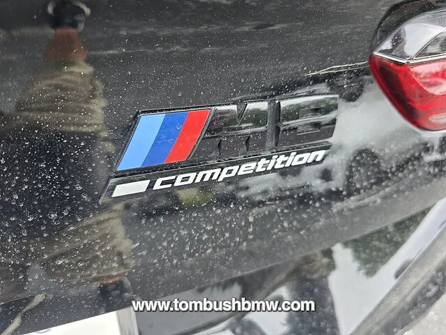 2022 BMW M8