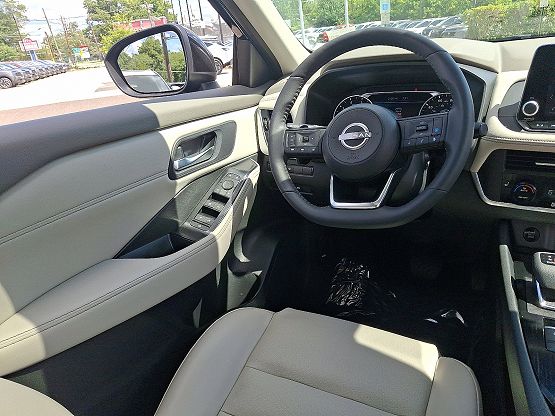 2024 Nissan Rogue SV photo 9