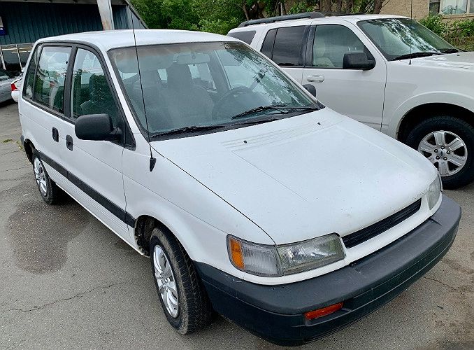 1993 Plymouth Colt Vista null image 0