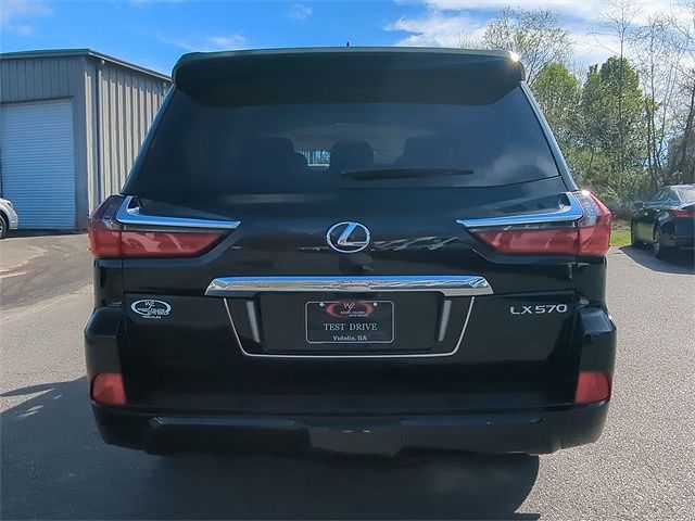 2019 Lexus LX 570 image 4