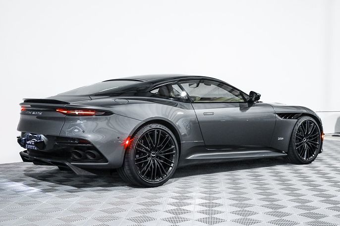 2020 Aston Martin DBS