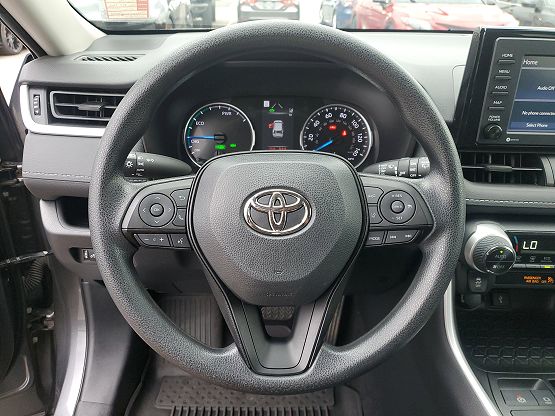 2022 Toyota RAV4 Hybrid XLE photo 2