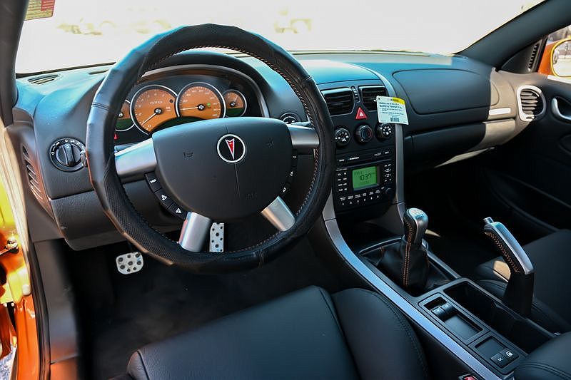 2006 Pontiac GTO Base image 11