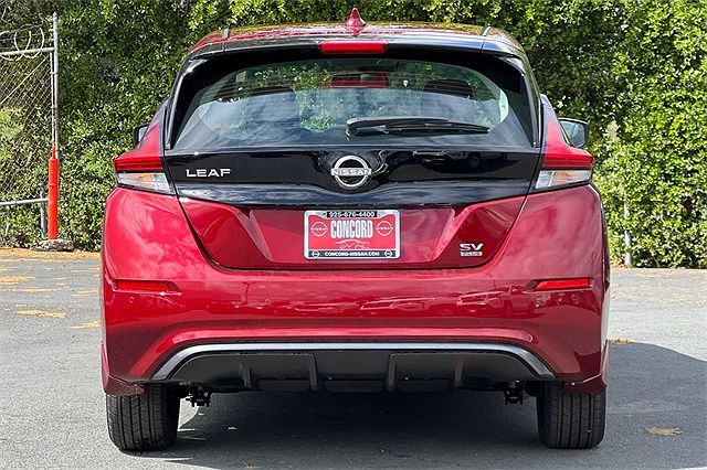 2024 Nissan Leaf SV image 5