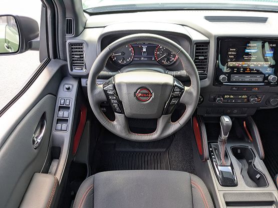 2024 Nissan Frontier PRO-4X photo 9