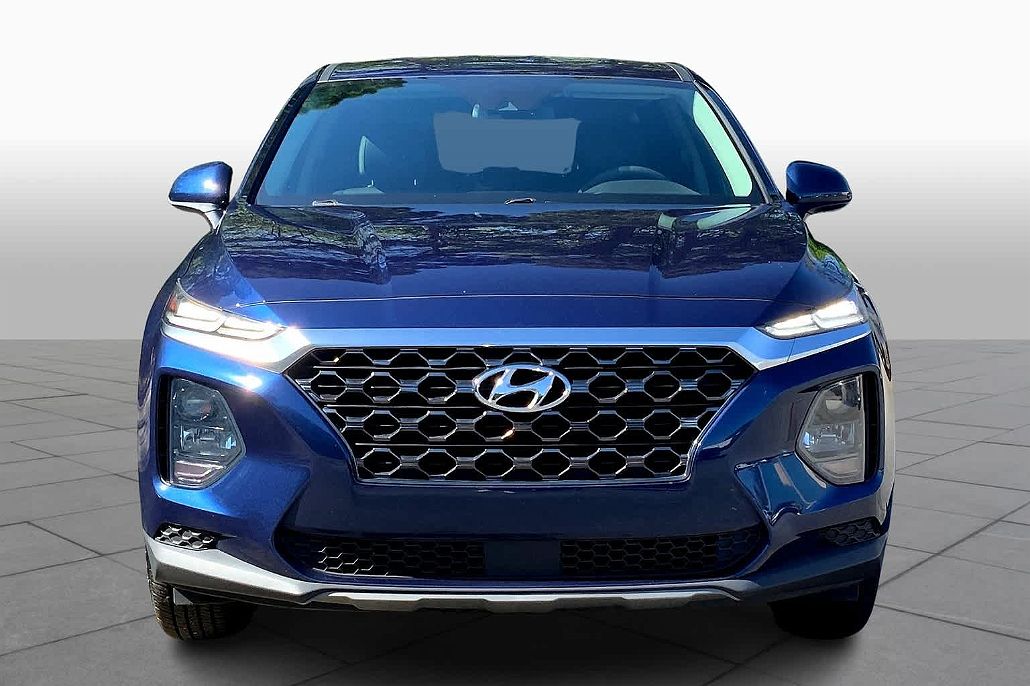 2020 Hyundai Santa Fe SE image 2