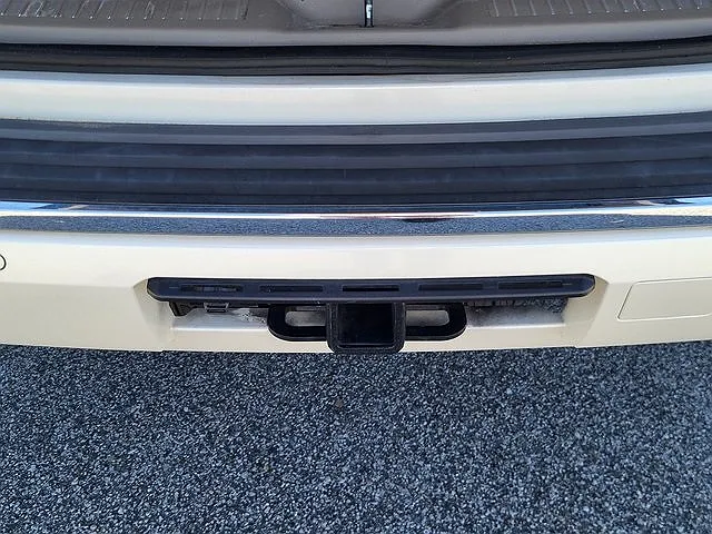 2015 Chevrolet Tahoe LTZ image 3