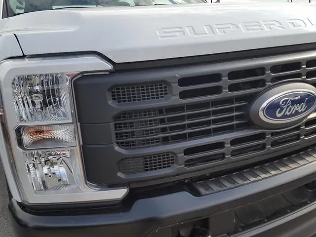 2023 Ford F-250 XL image 5