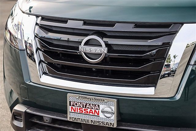 2023 Nissan Pathfinder Platinum image 4