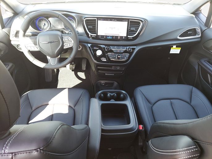 2026 Chrysler Voyager