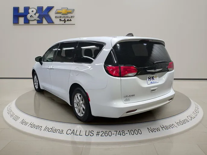 2023 Chrysler Voyager