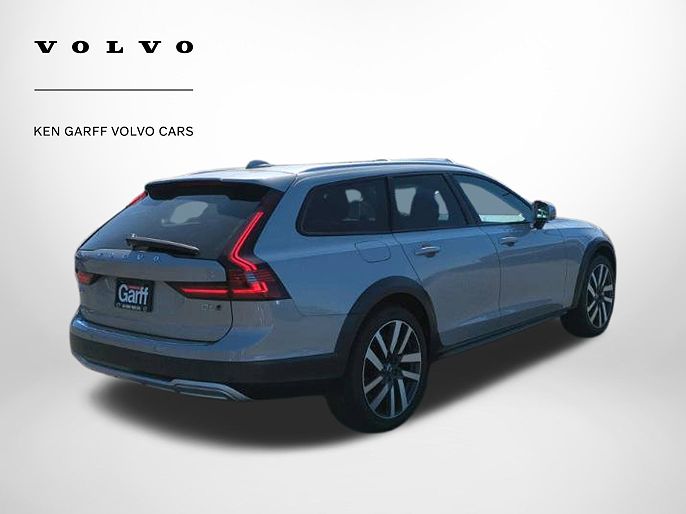 2025 Volvo V90