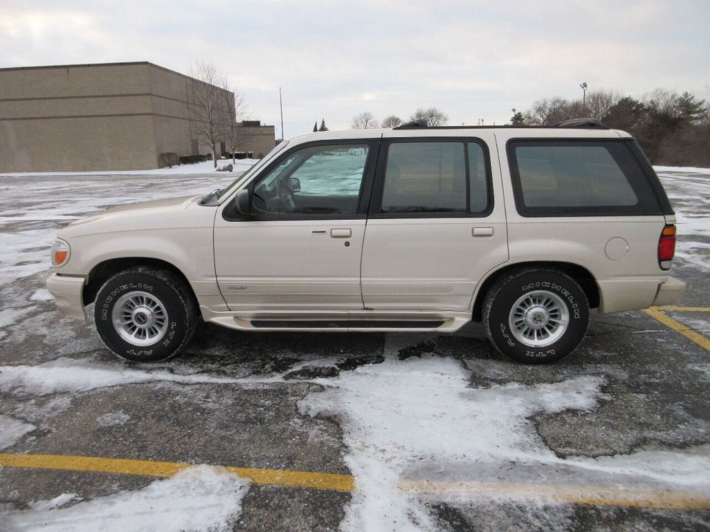 1996 Ford Explorer Limited Edition image 1