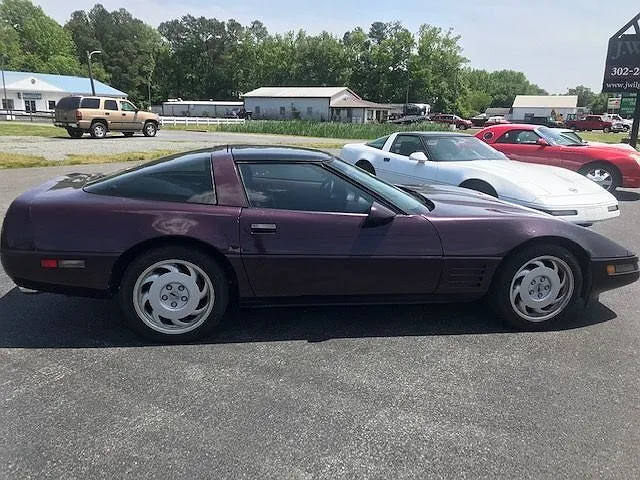 1992 Chevrolet Corvette Base image 1
