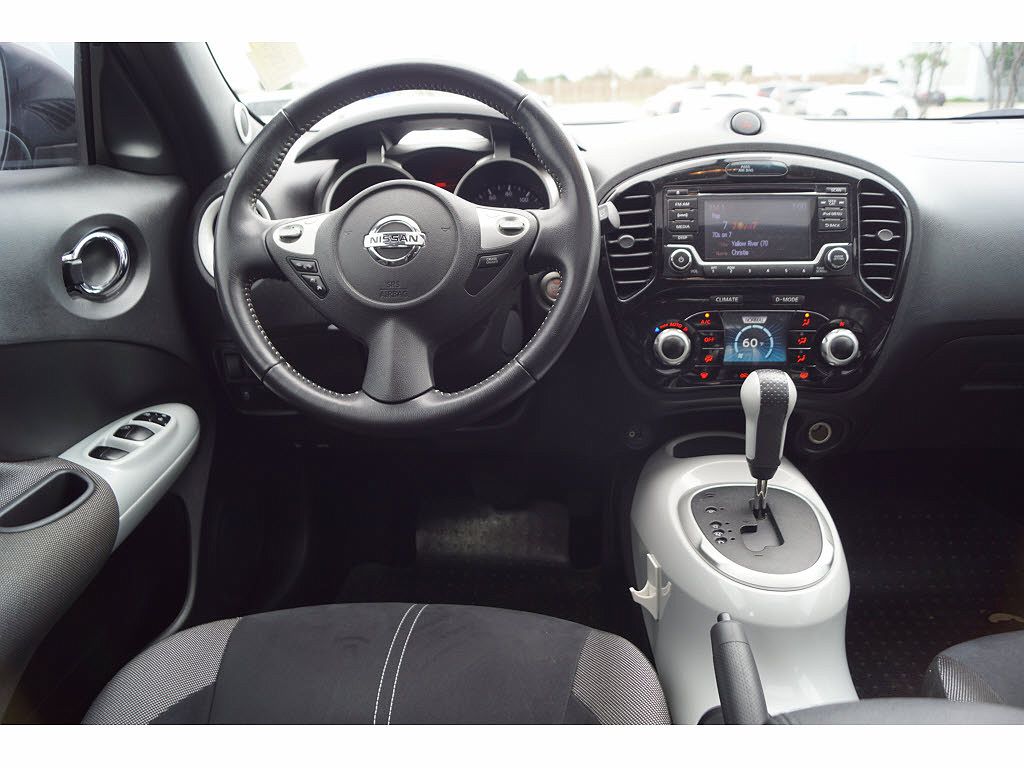 2017 Nissan Juke SV image 3