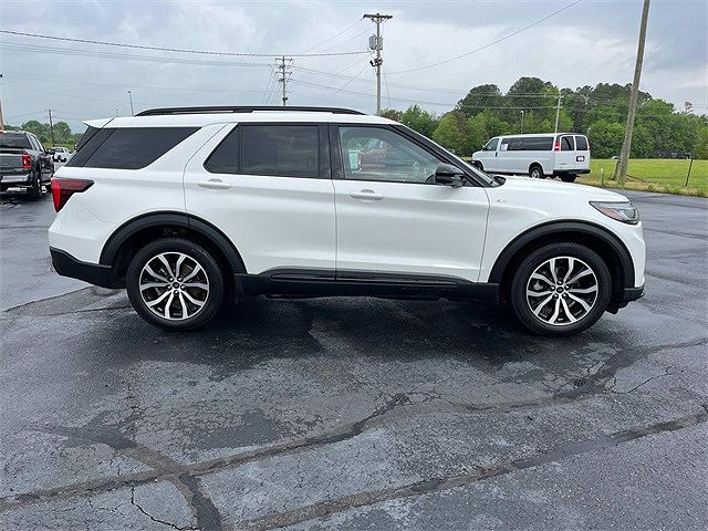 2025 Ford Explorer
