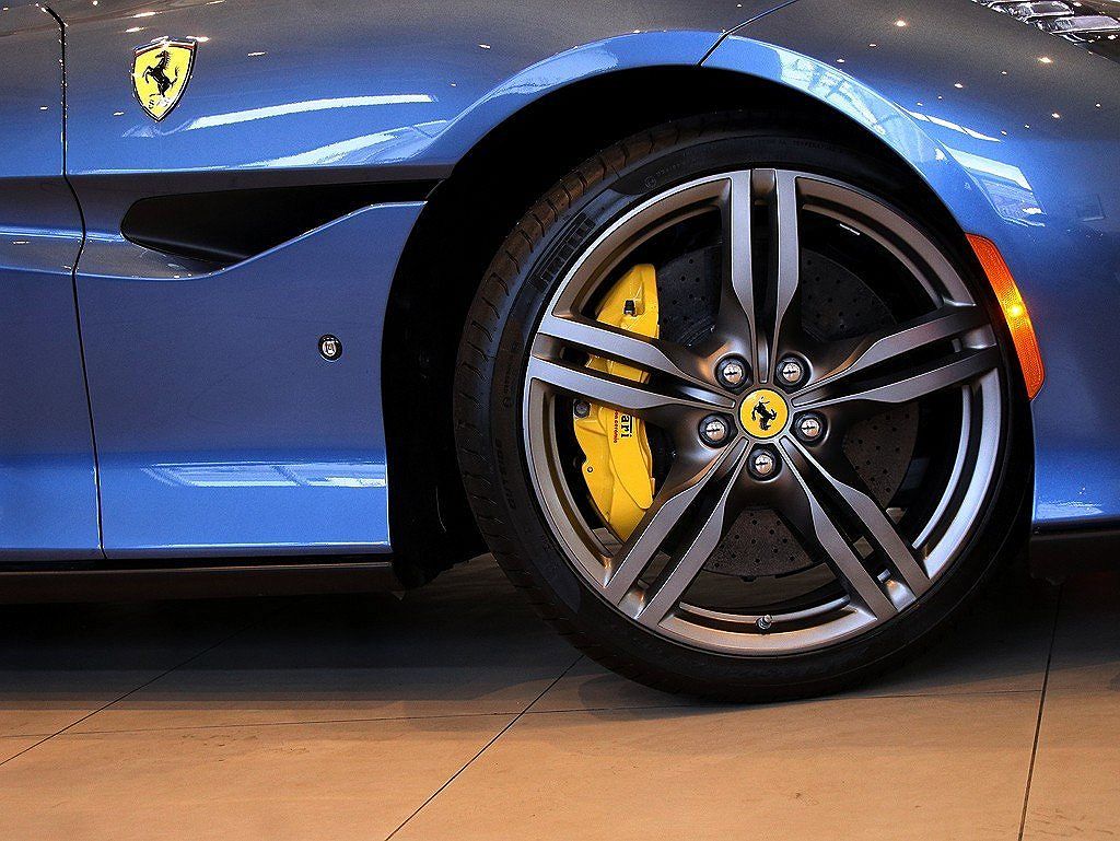 2019 Ferrari Portofino null image 9