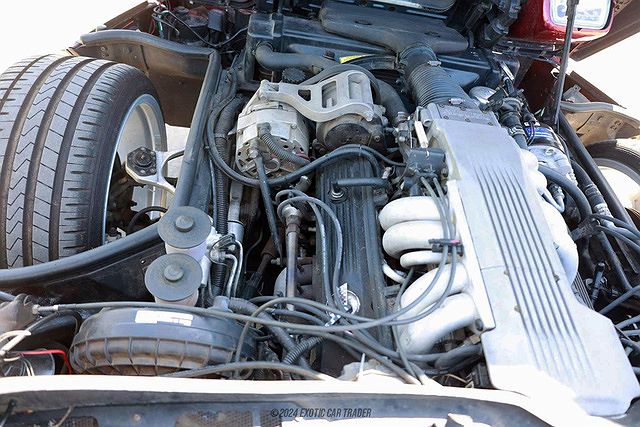 1985 Chevrolet Corvette null image 16