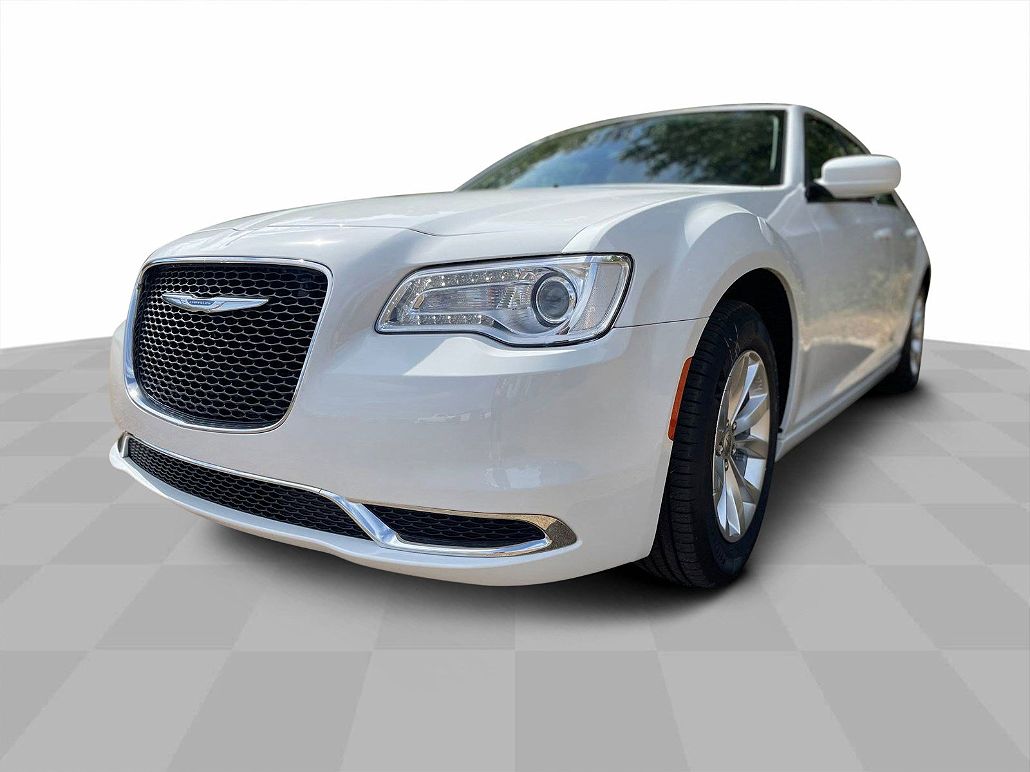 2023 Chrysler 300 Touring image 1