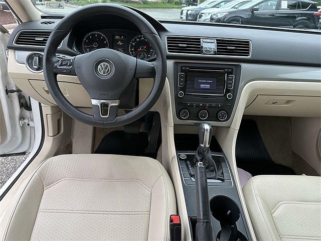 2015 Volkswagen Passat Limited Edition image 1