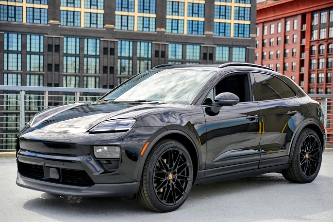 2025 Porsche Macan