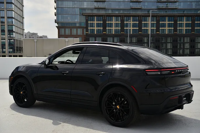 2025 Porsche Macan