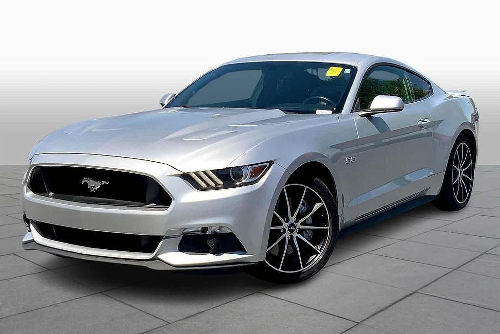 2017 Ford Mustang GT image 0
