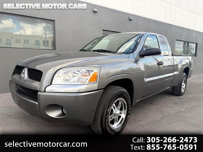 2009 Mitsubishi Raider