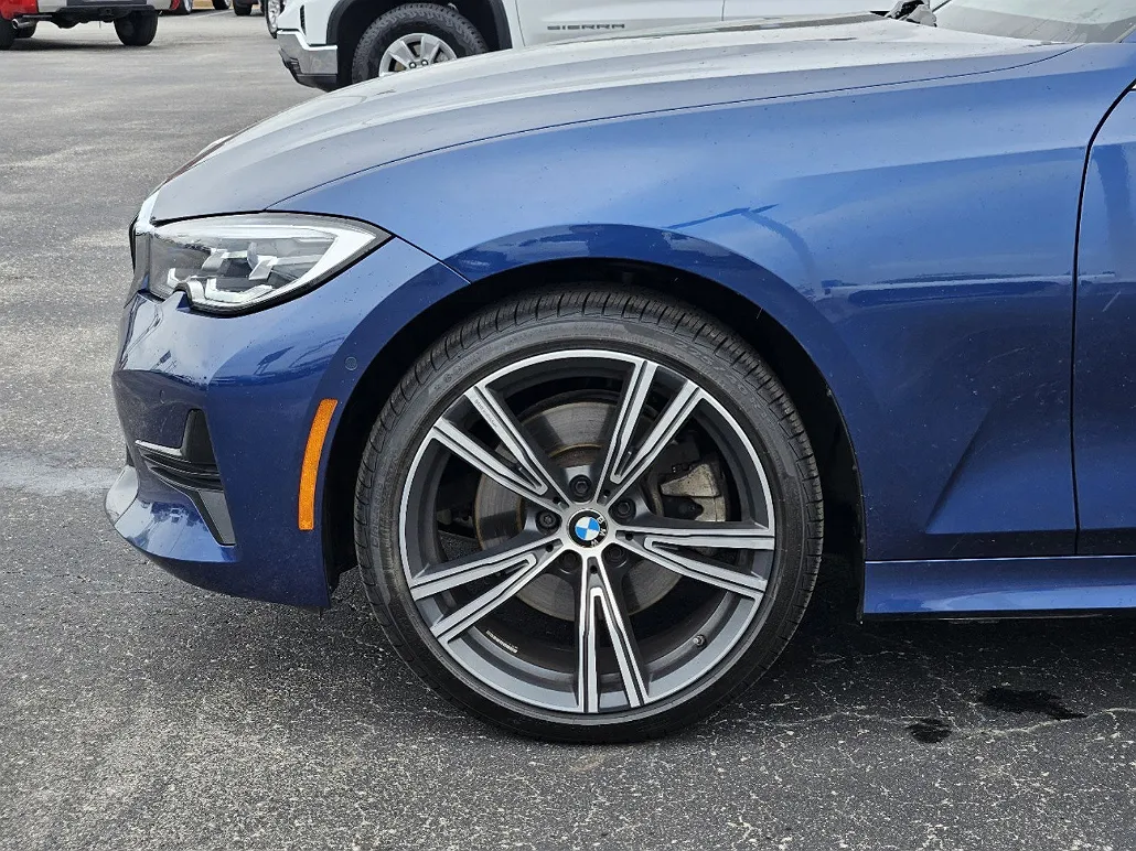 2021 BMW 3 Series 330i xDrive image 5