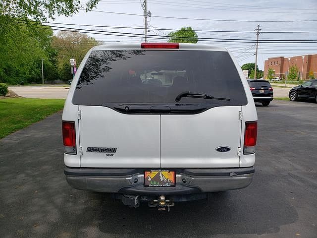2004 Ford Excursion XLT image 3