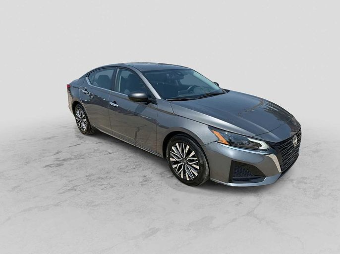 2025 Nissan Altima