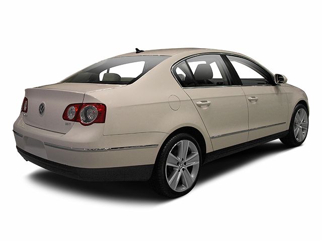 2010 Volkswagen Passat Komfort image 2