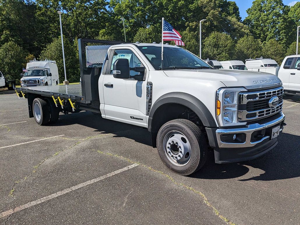 2024 Ford F-550 null image 0