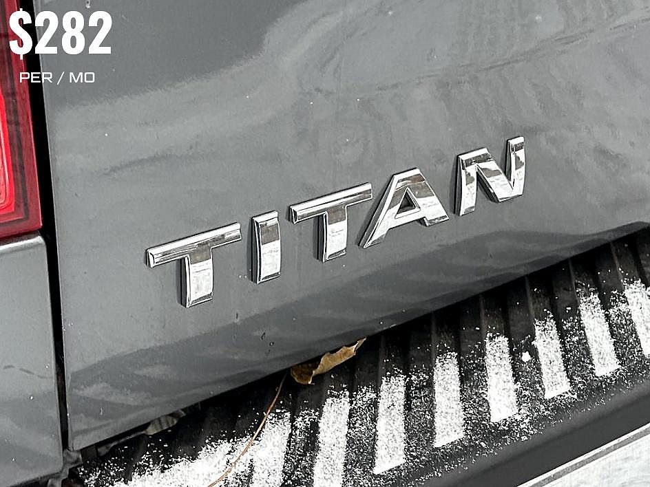 2014 Nissan Titan SL image 24