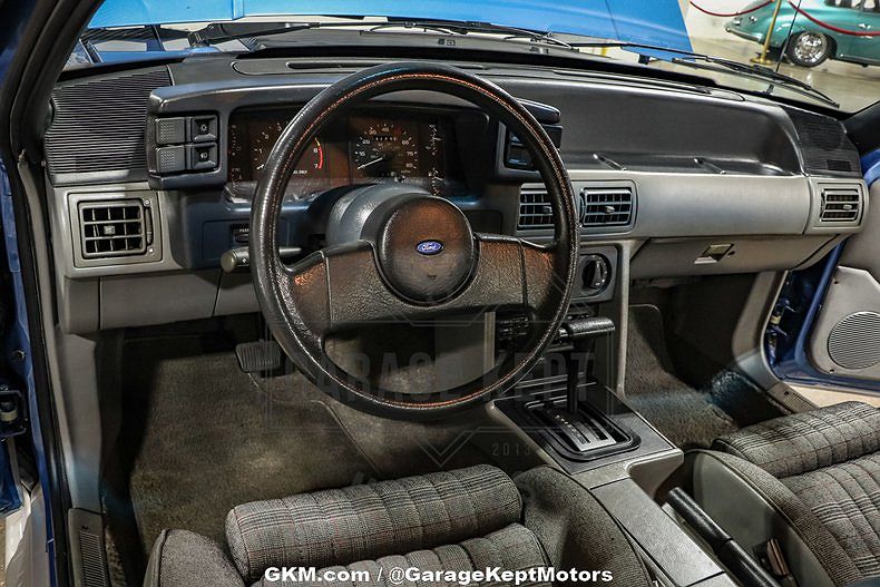 1988 Ford Mustang GT image 3