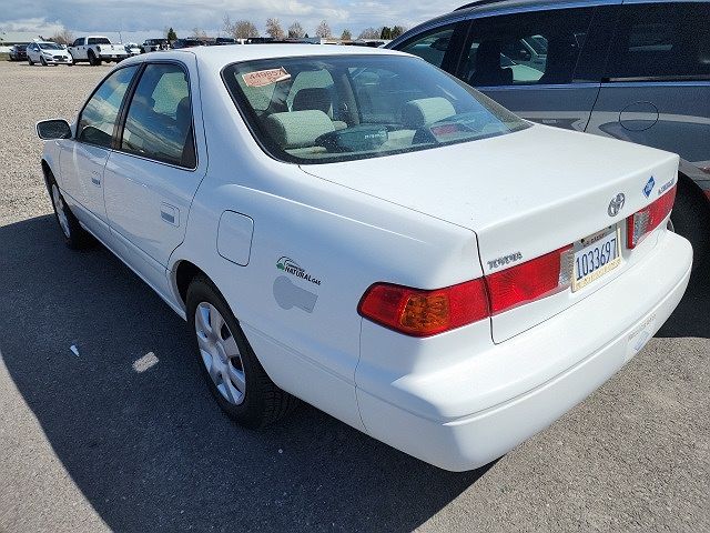 2000 Toyota Camry LE image 5