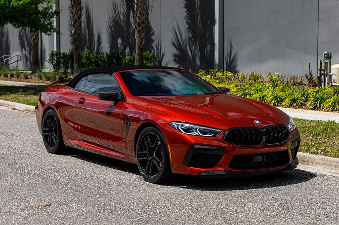 2022 BMW M8