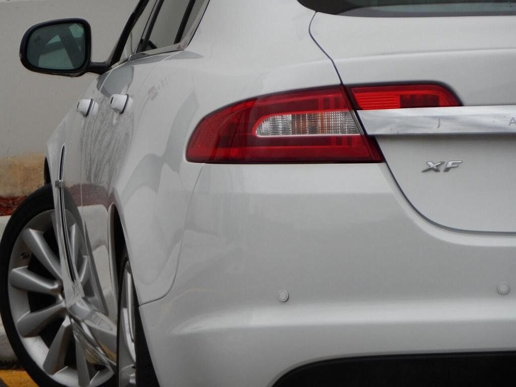 2011 Jaguar XF Premium image 0