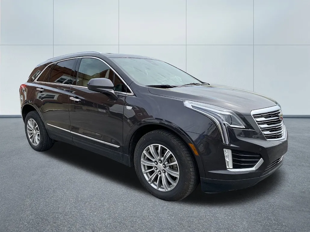 2017 Cadillac XT5 Luxury image 1