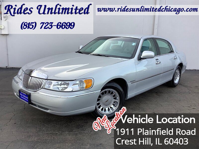 2001 Lincoln Town Car Cartier image 1