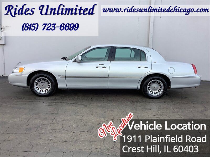 2001 Lincoln Town Car Cartier image 2