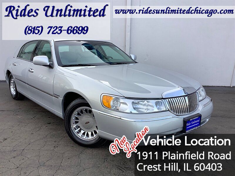 2001 Lincoln Town Car Cartier image 4