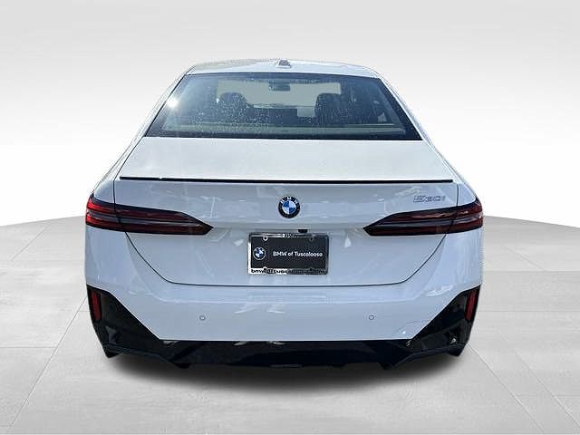 2024 BMW 5 Series 530i image 4