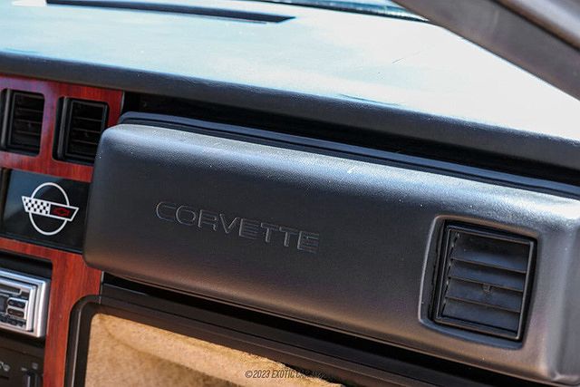 1985 Chevrolet Corvette null image 27