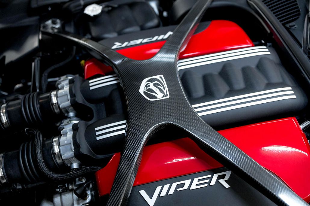 2017 Dodge Viper ACR image 2