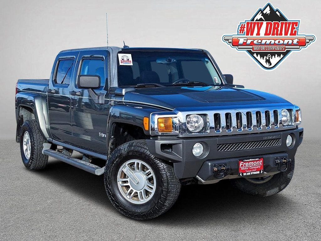 2010 Hummer H3T null image 0